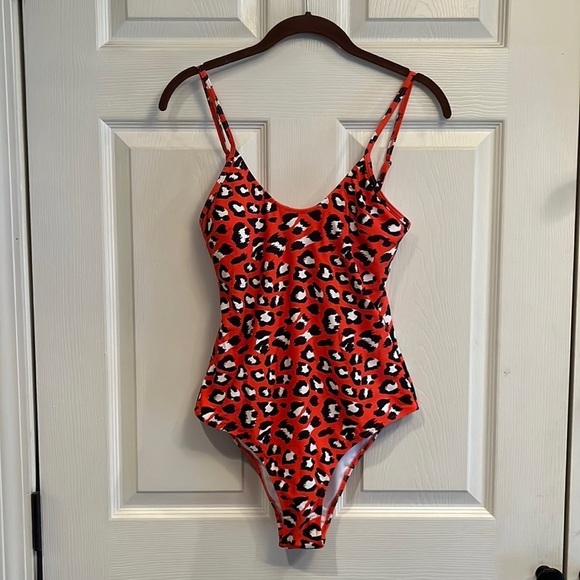 Cupshe Other - Cupshe brand size M 1-piece bathing suit- brand new